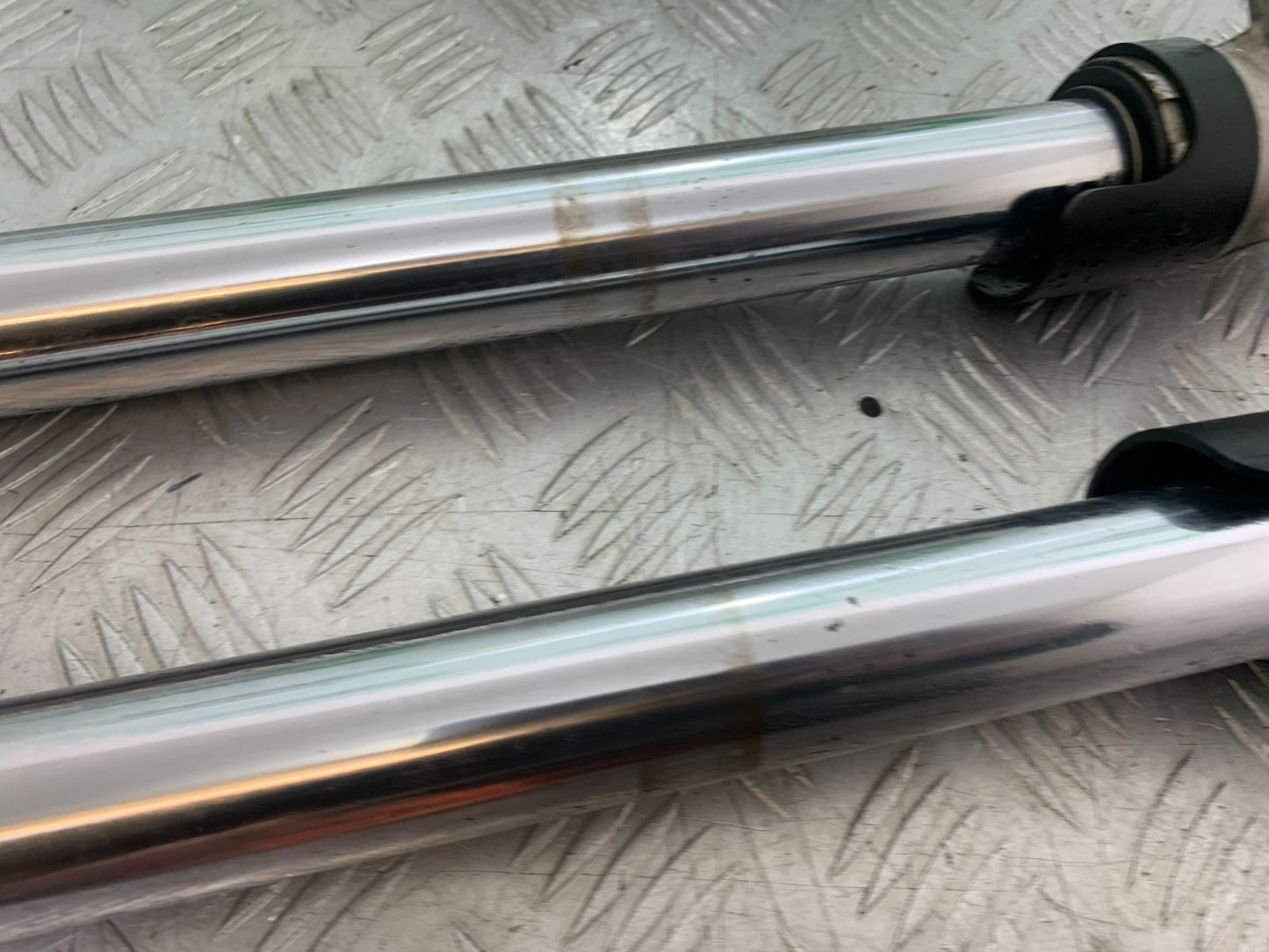 HONDA CBR1100 BLACKBIRD FORKS   YEAR 1999-2005 (CMB1232)