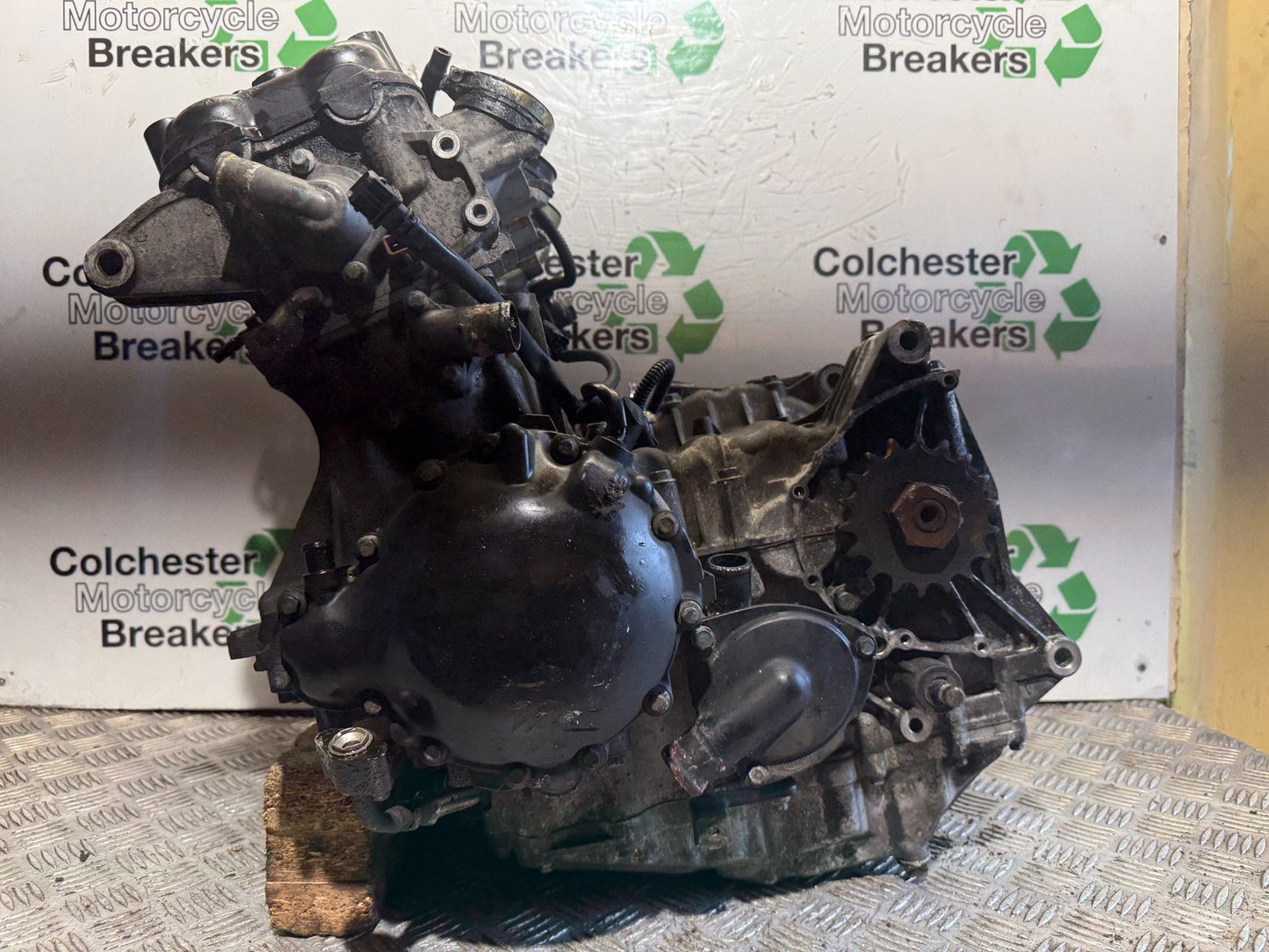 TRIUMPH 955i DAYTONA ENGINE YEAR 2002-2006 (CMB1229)