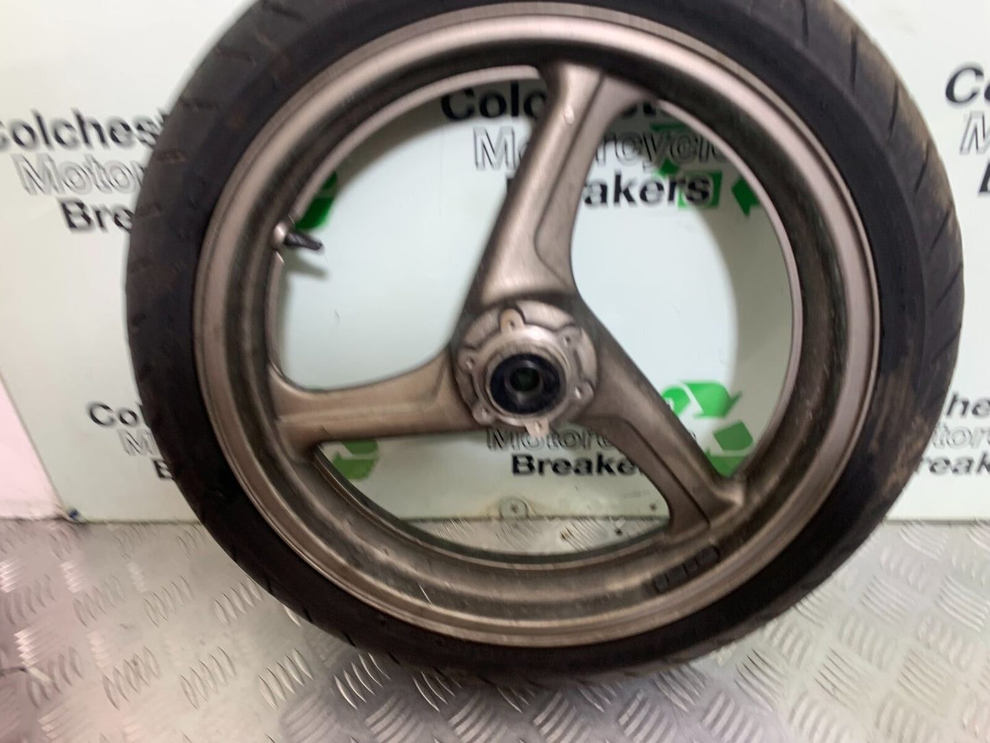 HONDA CBR1100 BLACKBIRD FRONT WHEEL  YEAR 1999-2005  (CMB1103)