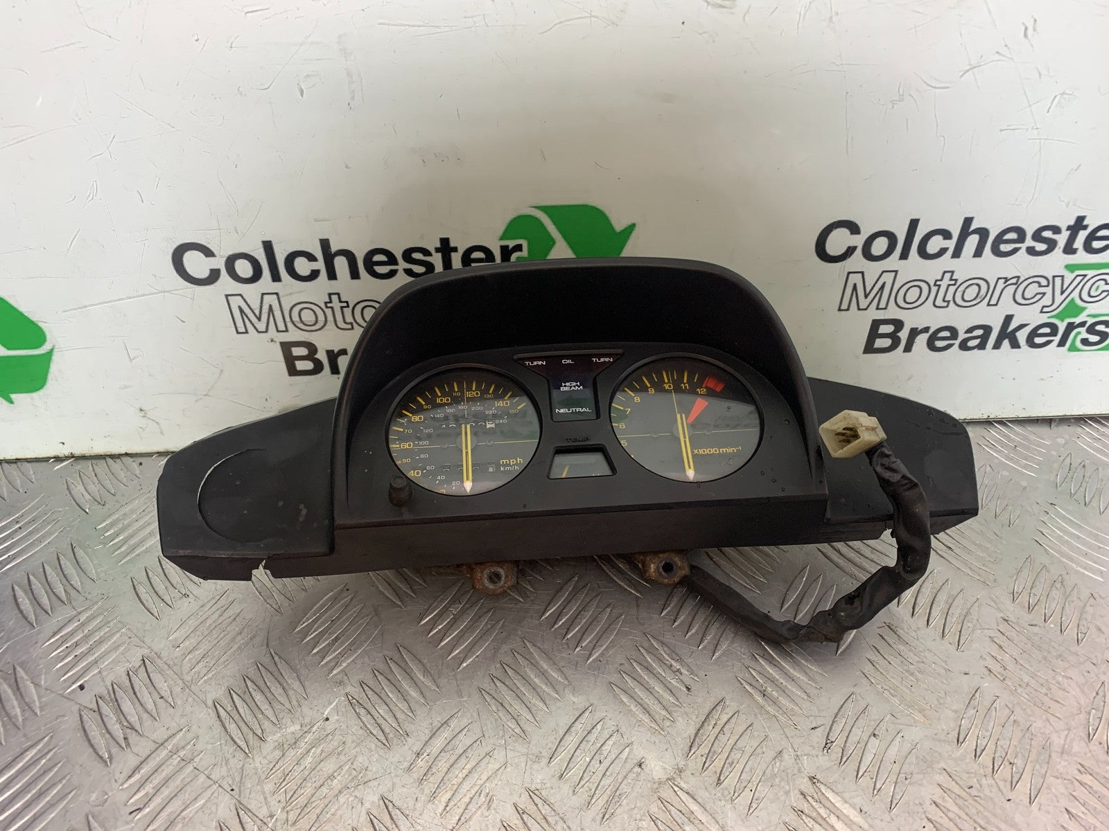 HONDA VF500 VF 500 CLOCKS SPEEDO DASH  YEAR 1985-1987