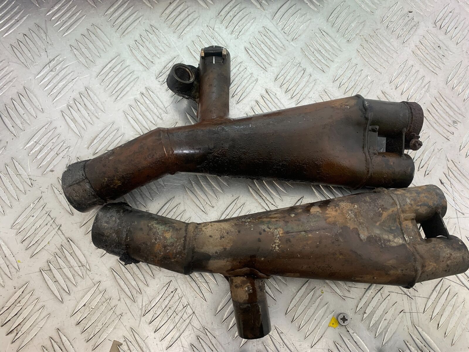 YAMAHA FJ1100 FJ 1100 EXHAUST  YEAR 1984-1985 (CMB1101)