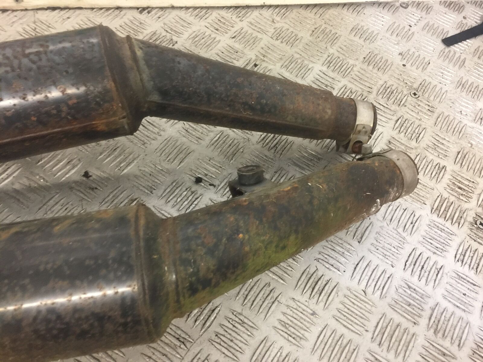 YAMAHA FJ1200 FJ 1200 EXHAUST   YEAR 1988 (STOCK 653)