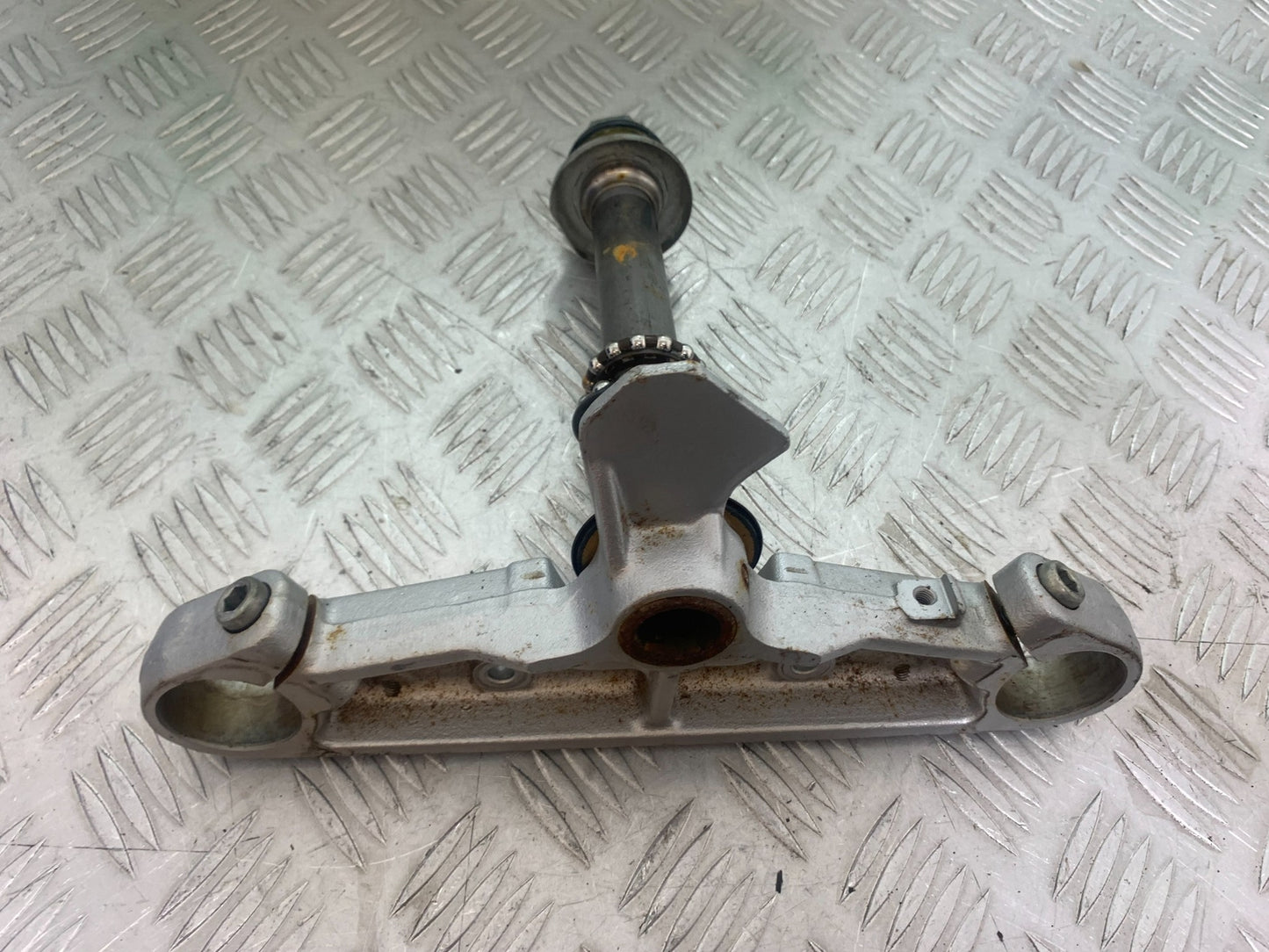 HONDA VTX1300 S-6  BOTTOM YOKE   YEAR 2004-09 (CMB1159)