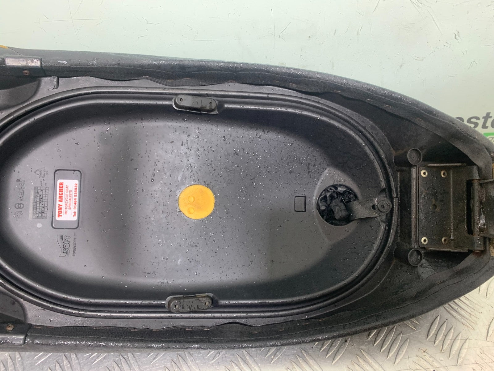 PIAGGIO VESPA GTS 125 SEAT YEAR 2009-14 (CMB1261)
