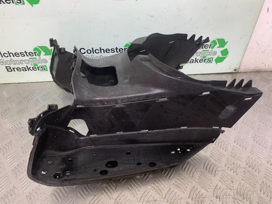 YAMAHA XMAX 250 XMAX 250  FOOTBOARD YEAR 2006-09 (CMB1201)