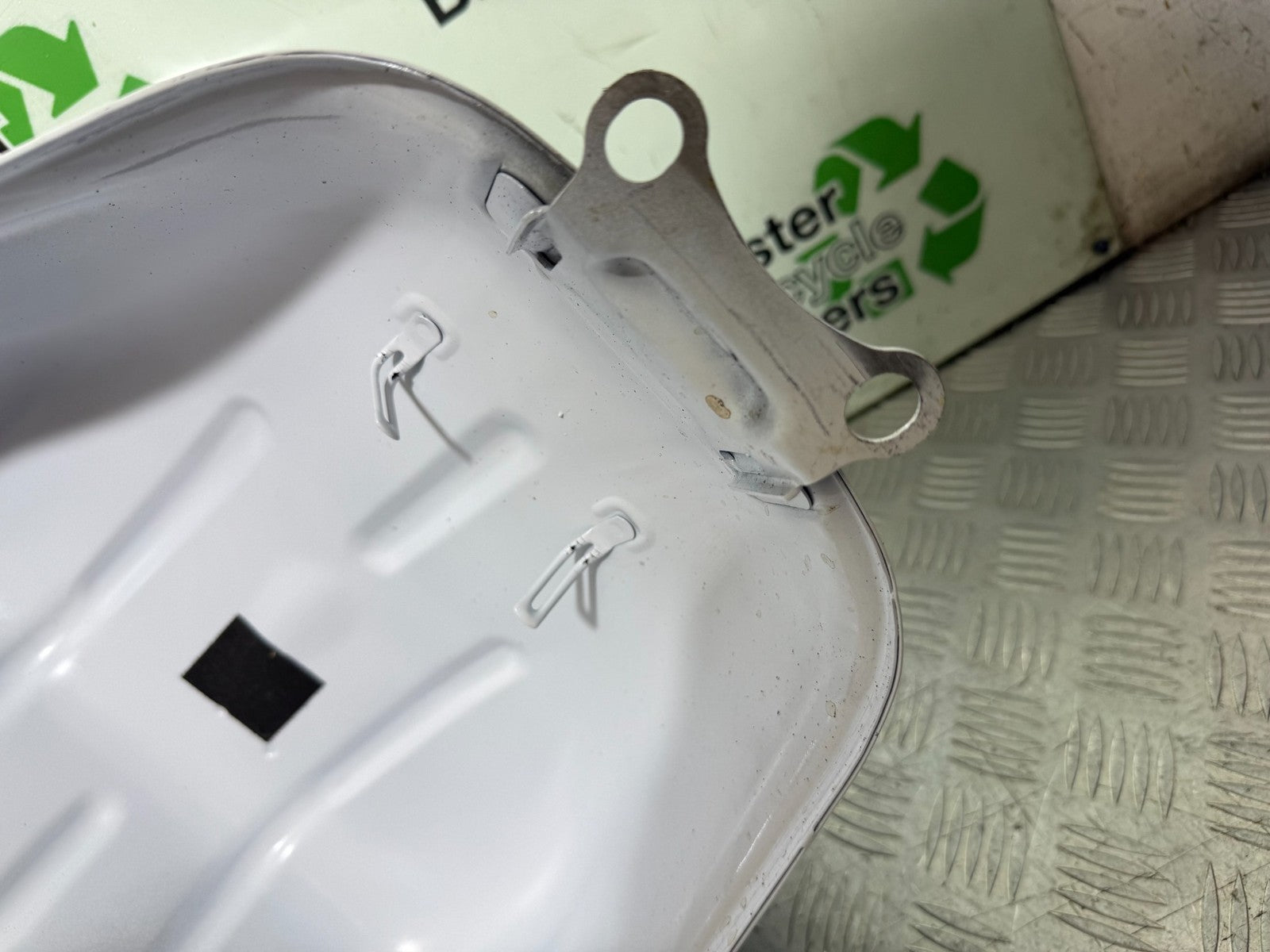 SUZUKI GSXR1300 GSXR 1300 HAYABUSA GEN 2 FUEL PETROL TANK YEAR 2008-2016