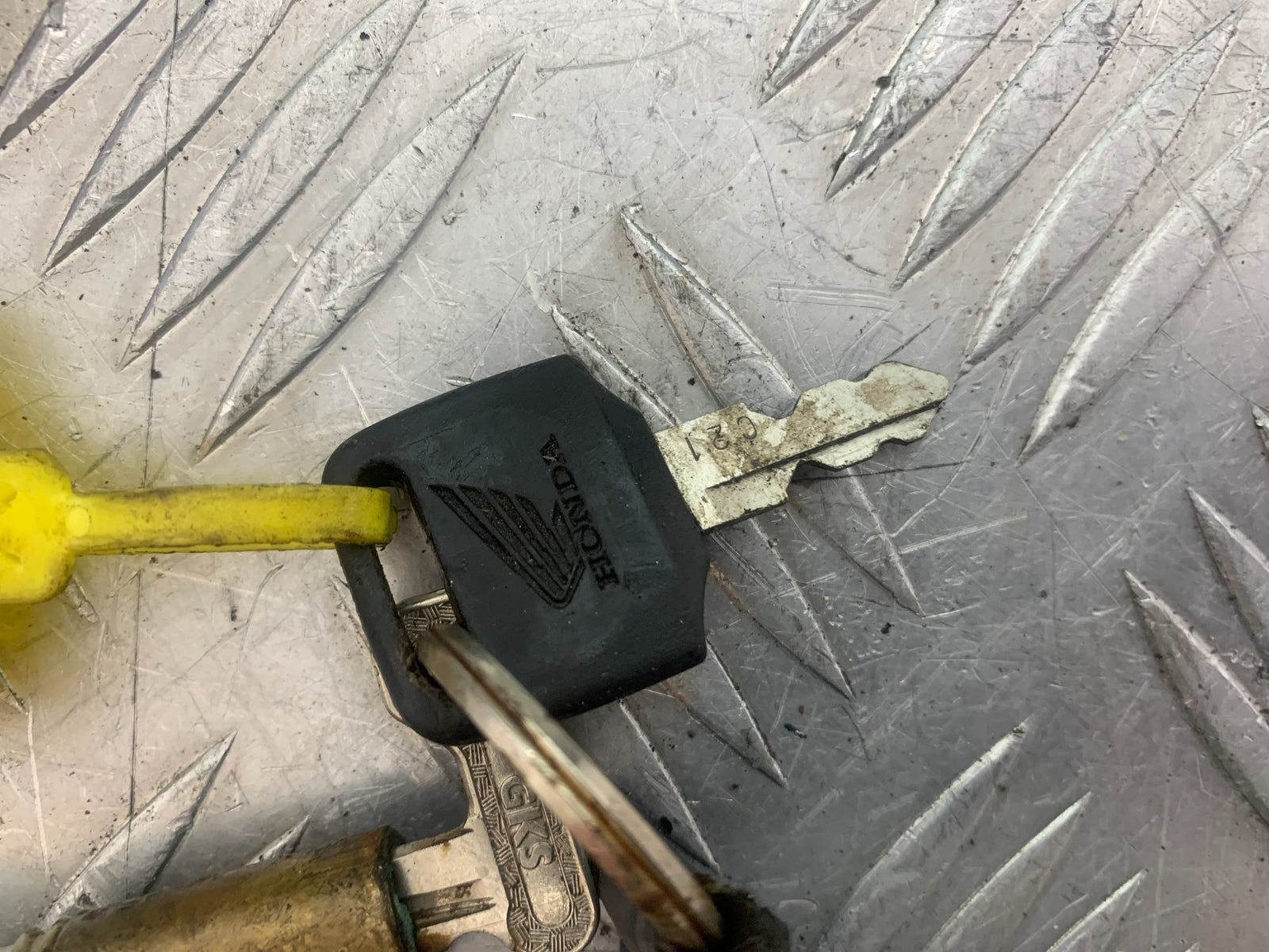 HONDA VTX1300 S-6  LOCKS AND KEY  YEAR 2004-09 (CMB1159)