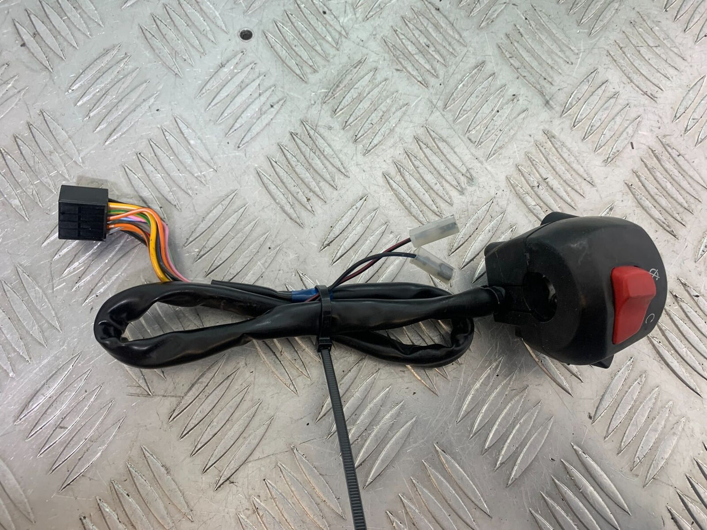 SUZUKI AN400 AN 400 BURGMAN RIGHT SWITCH GEAR  YEAR 2017-2024 (CMB1118)