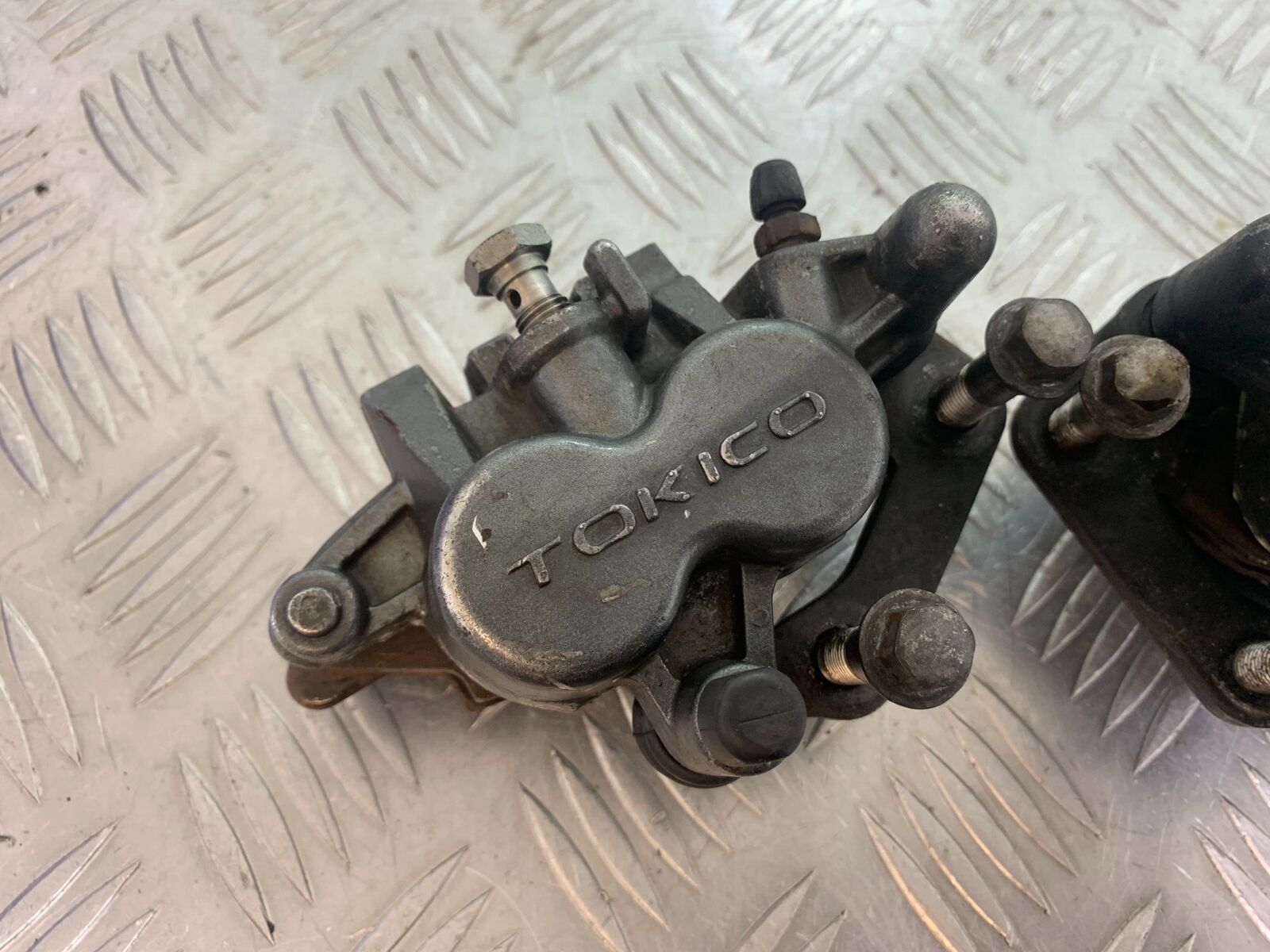 KAWASAKI Z750 ZR750 ZR-7S FRONT BRAKE CALIPERS   YEAR 1999-05 (CMB1135)