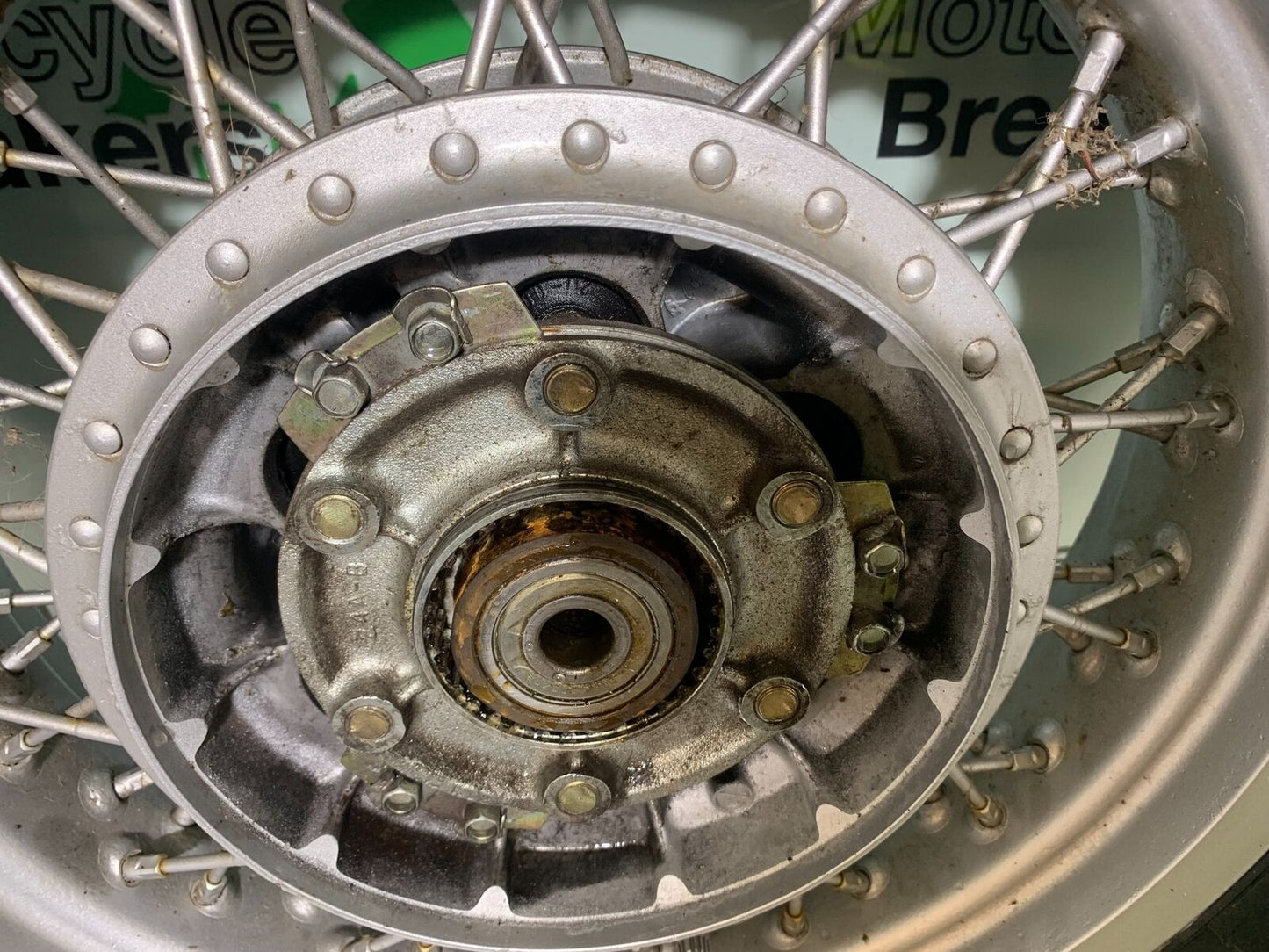 SUZUKI VS1400 VS 1400 INTRUDER REAR WHEEL  YEAR 1988 (CMB1077)