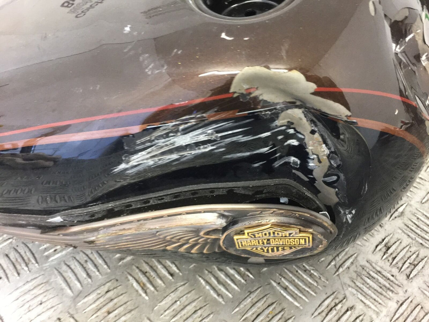 HARLEY DAVIDSON FXDC DYNA SUPER GLIDE PETROL TANK YEAR 2012 STOCK 436