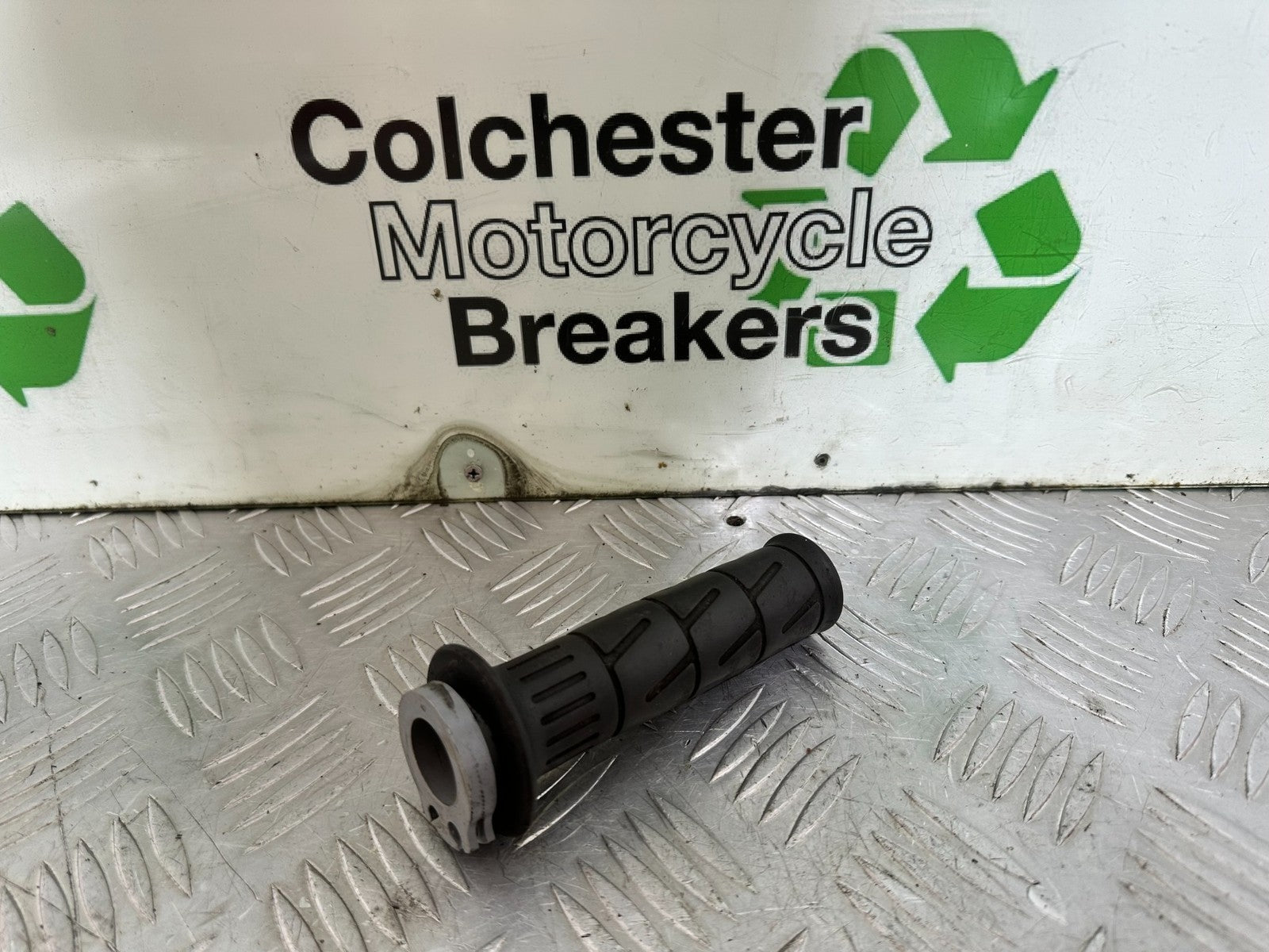 KAWASAKI ER6 F ER6F THROTTLE GRIP TWIST TUBE YEAR 2005-2008 (CMB1178)