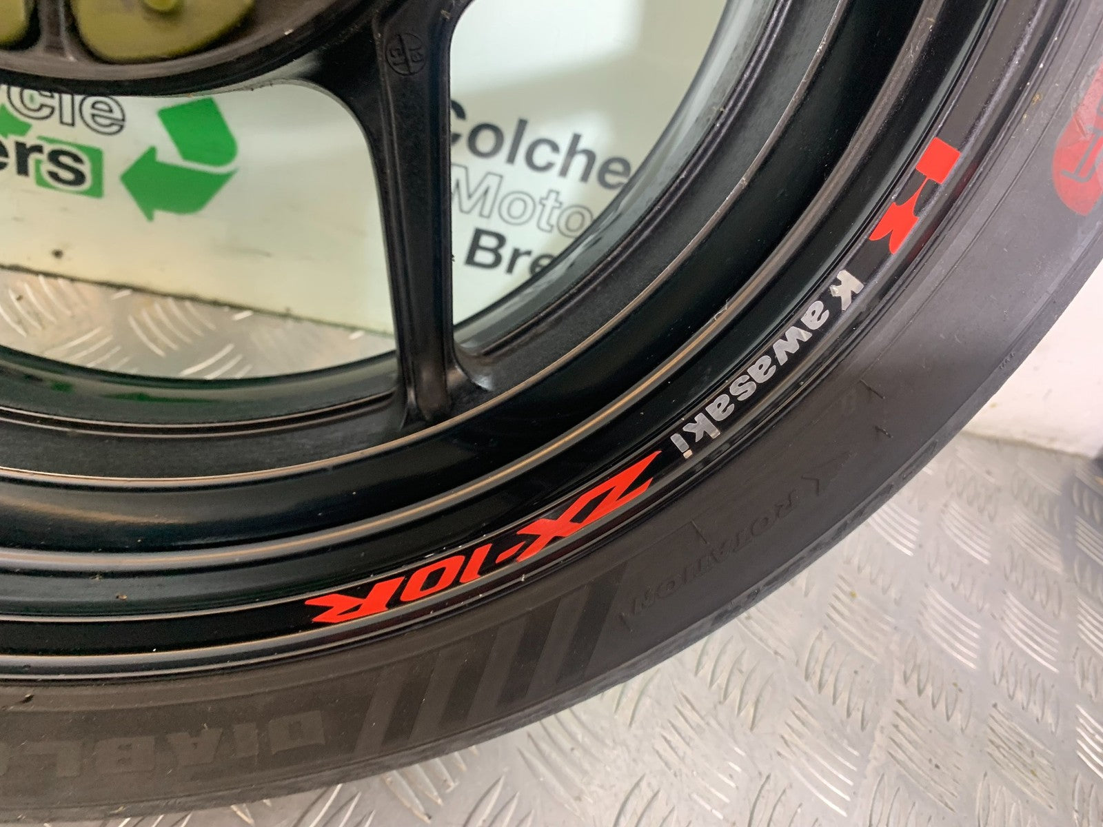 KAWASAKI ZX10R ZX10 R REAR WHEEL   2008-2010 (CMB1206)