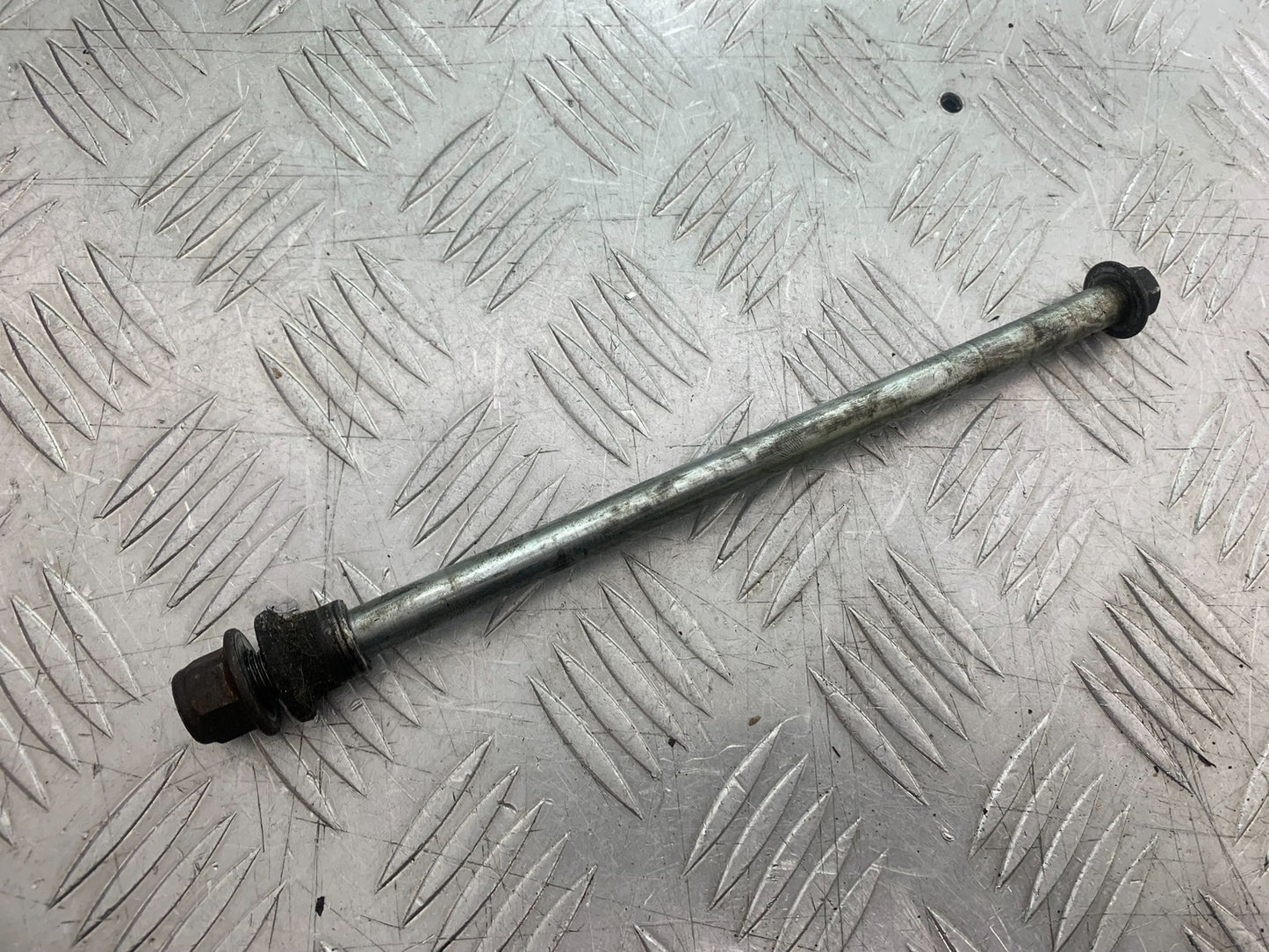 SUZUKI AN 200 UH 200 FRONT WHEEL SPINDLE  YEAR 2007-2009 (CMB1256)
