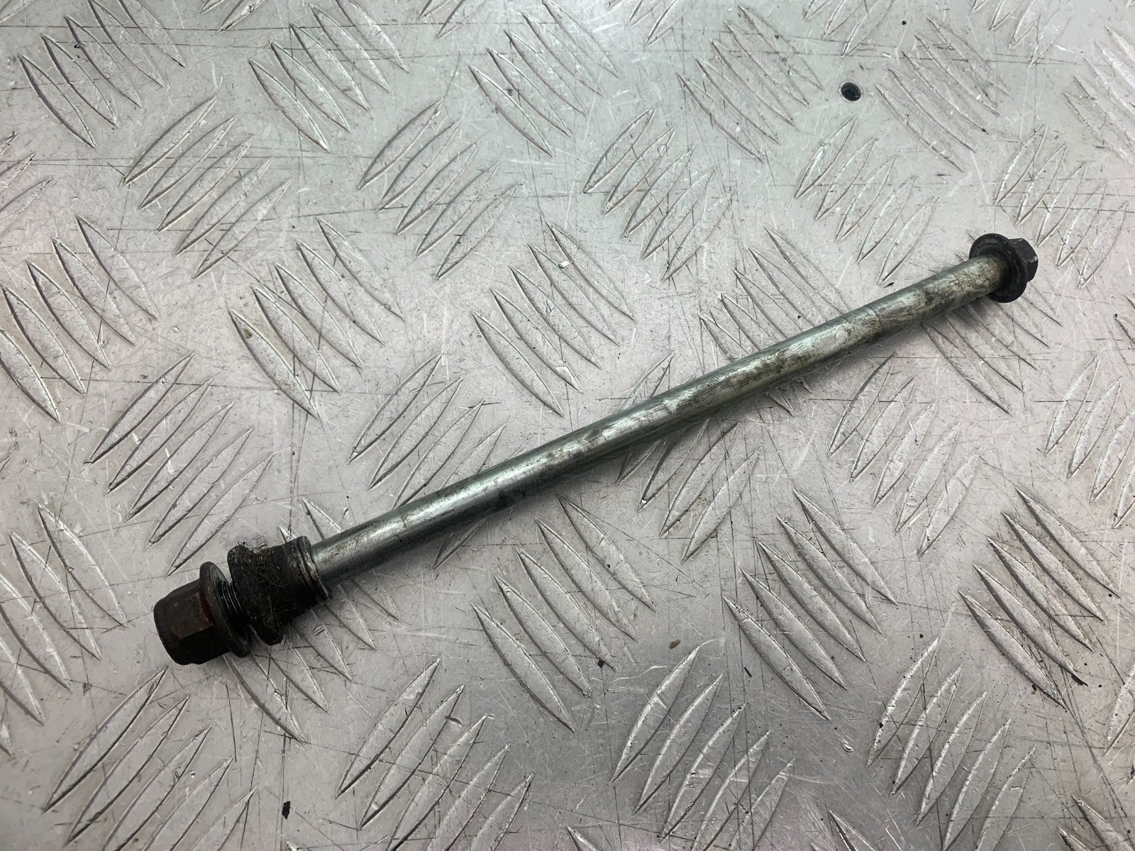 SUZUKI AN 200 UH 200 FRONT WHEEL SPINDLE  YEAR 2007-2009 (CMB1256)