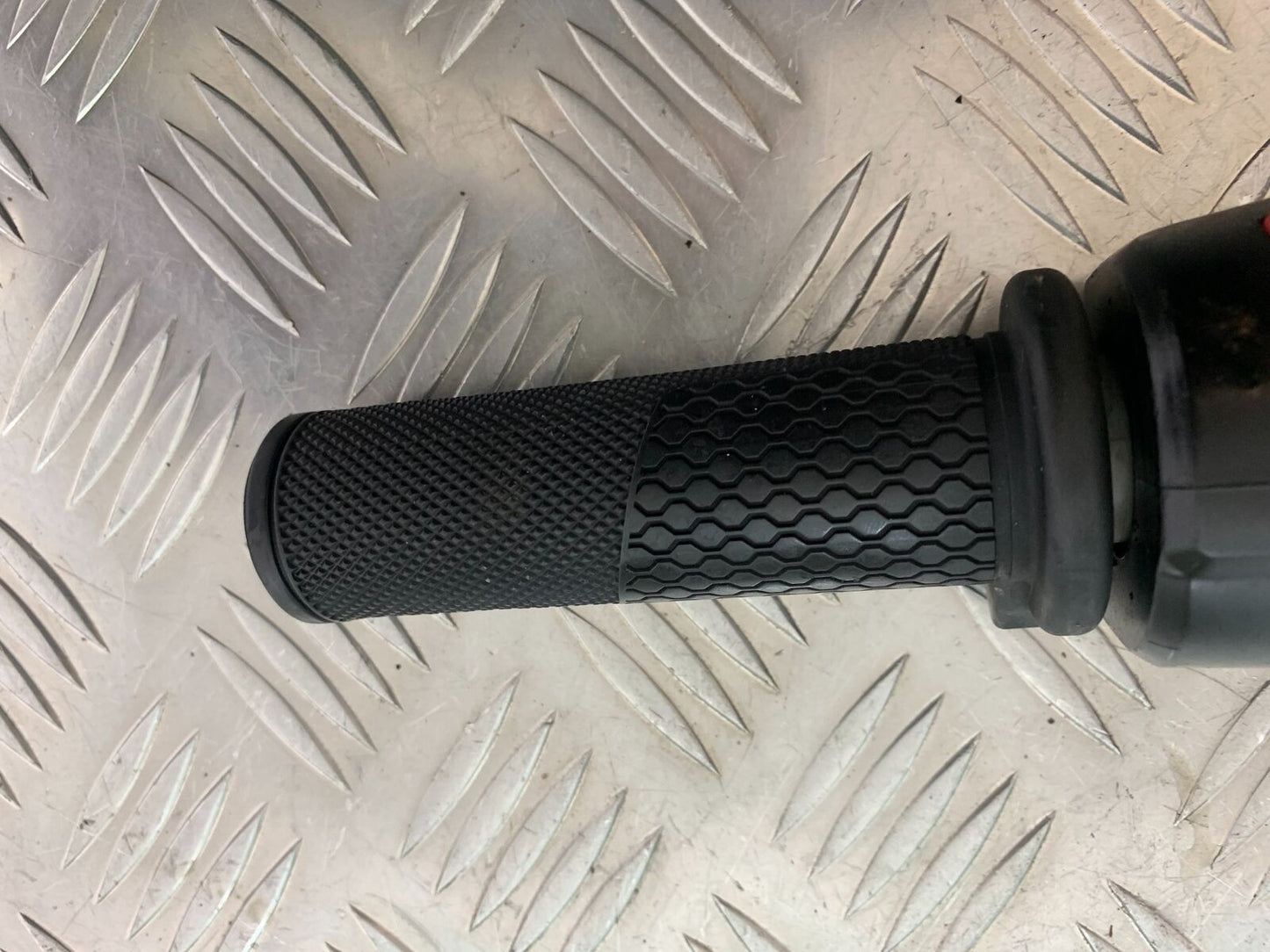 KAWASAKI NINJA 650 RIGHT SWITCH GEAR  YEAR 2017-2019 (CMB1018)