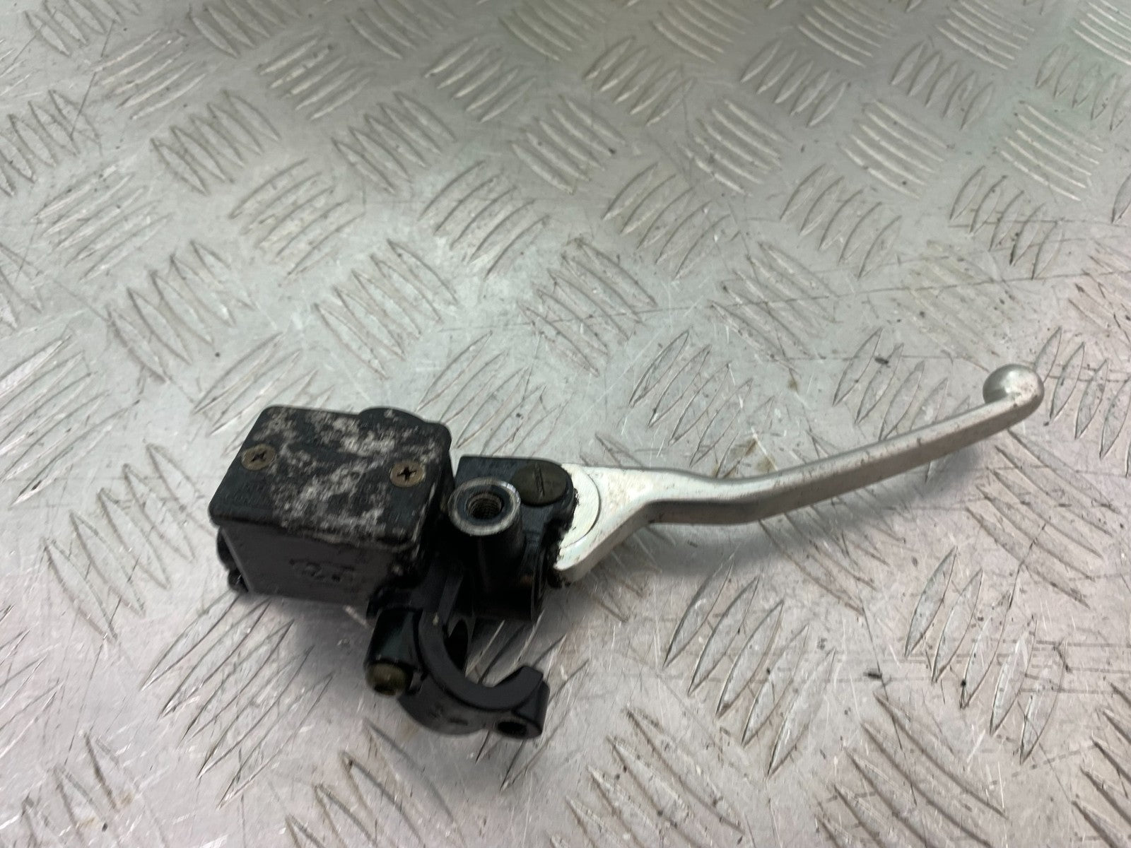 PIAGGIO VESPA GT125 L FRONT MASTER CYLINDER YEAR 2003 (CMB1300)
