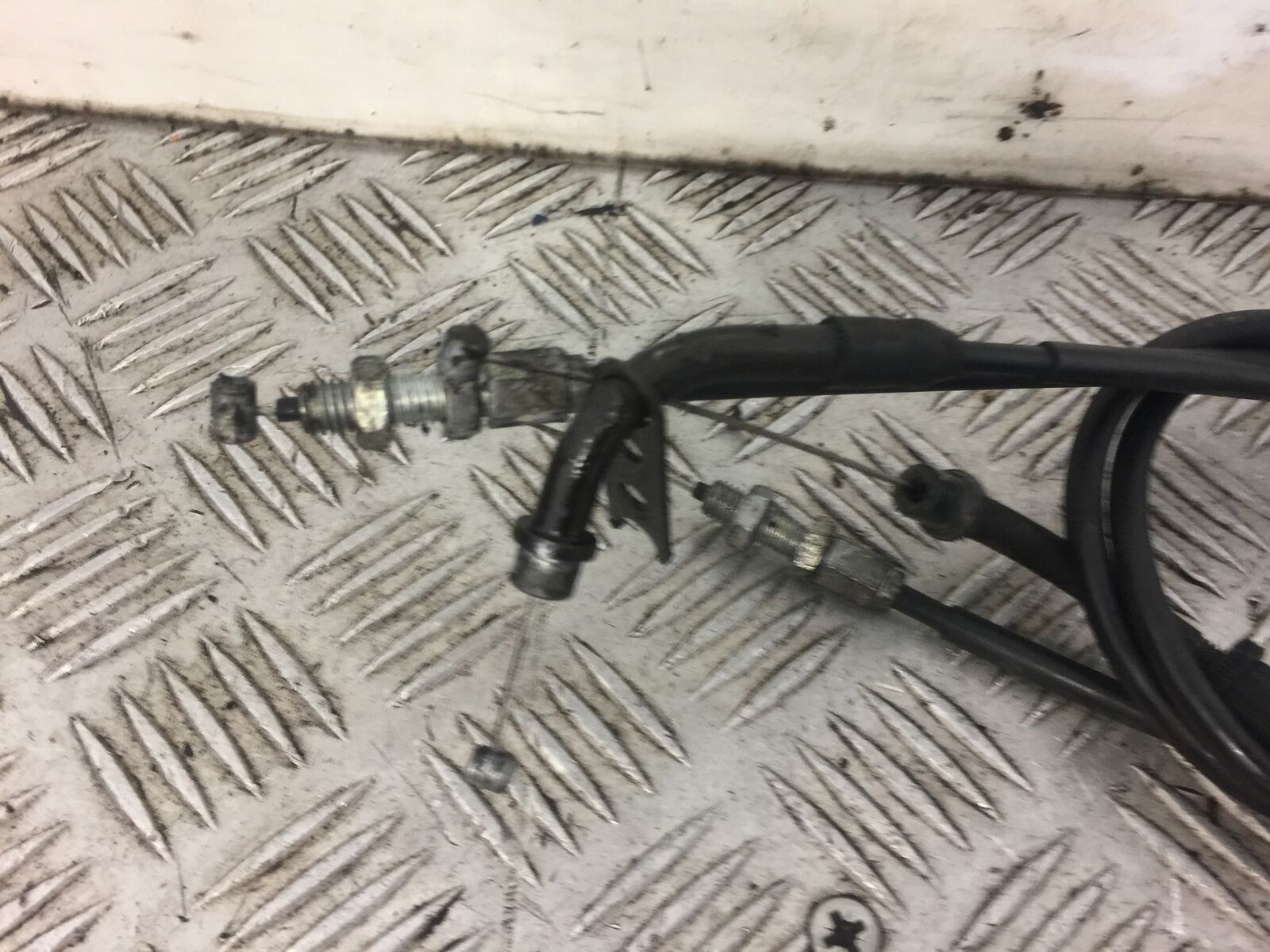 SUZUKI GSR600 GSR 600 THROTTLE CABLES YEAR 2010 (STOCK 470)