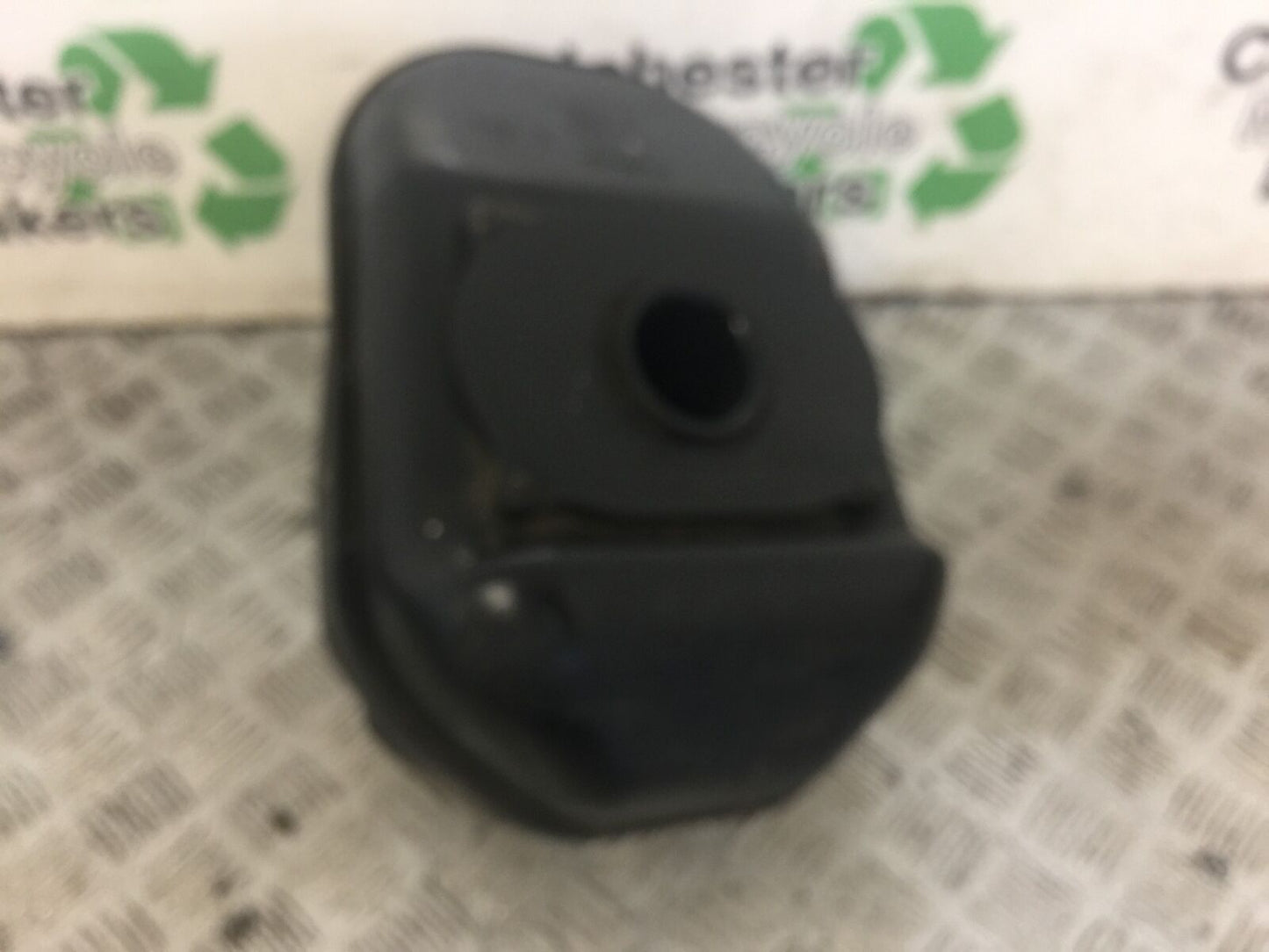 SUZUKI SV650 SV 650 AIRBOX  YEAR 1999 (STOCK 681)