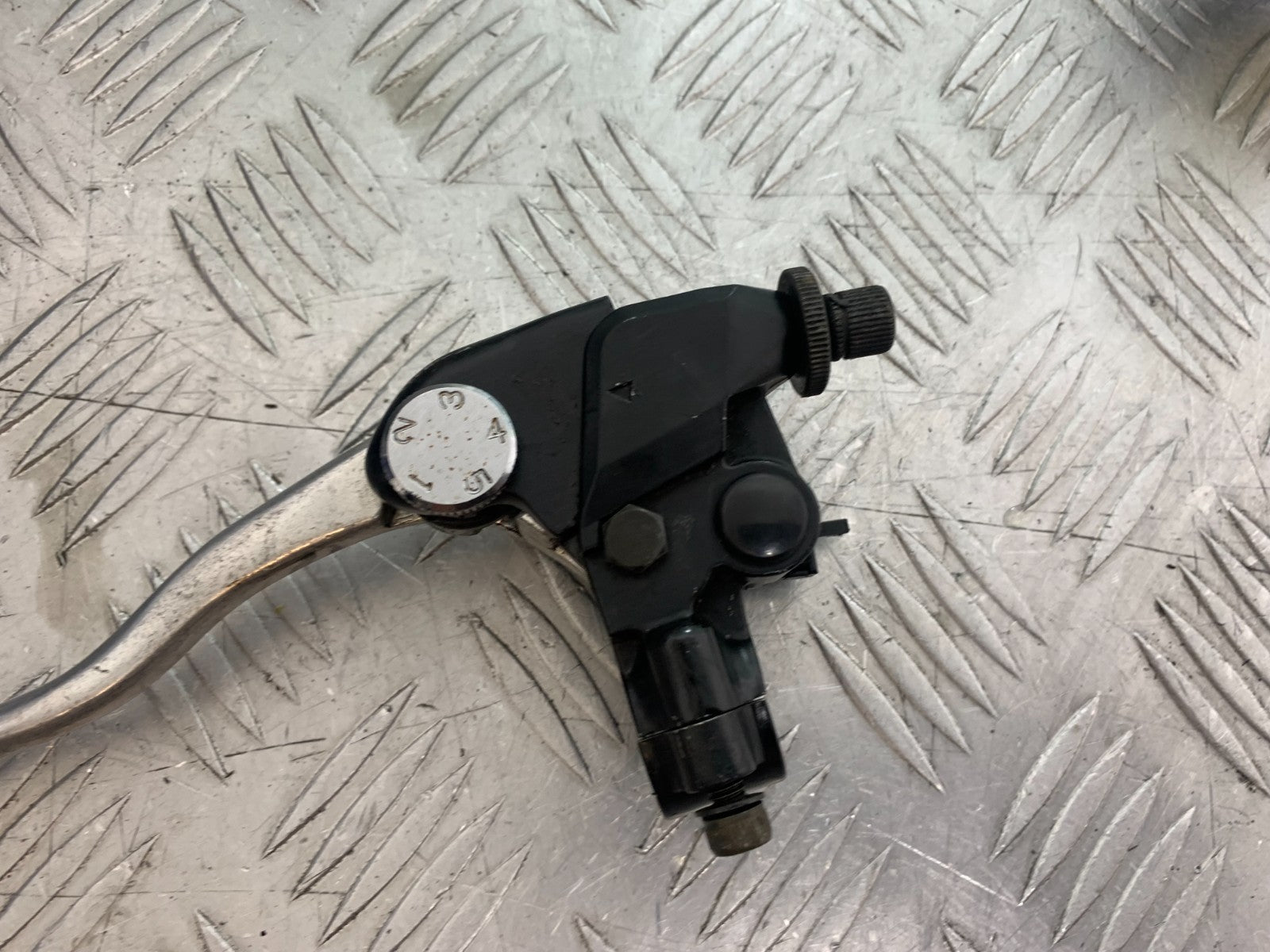 KAWASAKI ZX9R ZX9 R CLUTCH LEVER AND BRACKET  YEAR 1998-1999 (CMB1329)