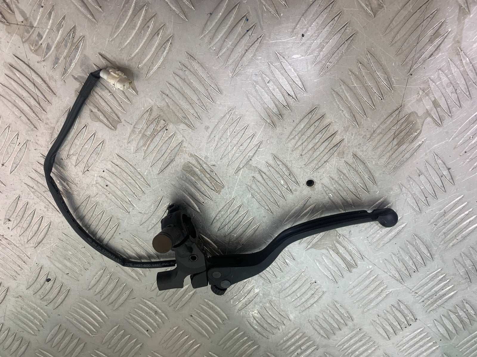 KTM 790 DUKE CLUTCH LEVER AND BRACKET YEAR 2018-2021  (CMB11150)