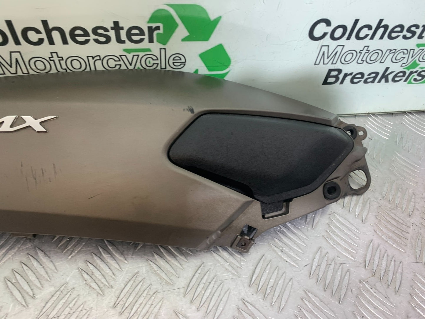 YAMAHA NMAX-125 N MAX 125 RIGHT SEAT PANEL  YEAR 2015-2020  (CMB1231)