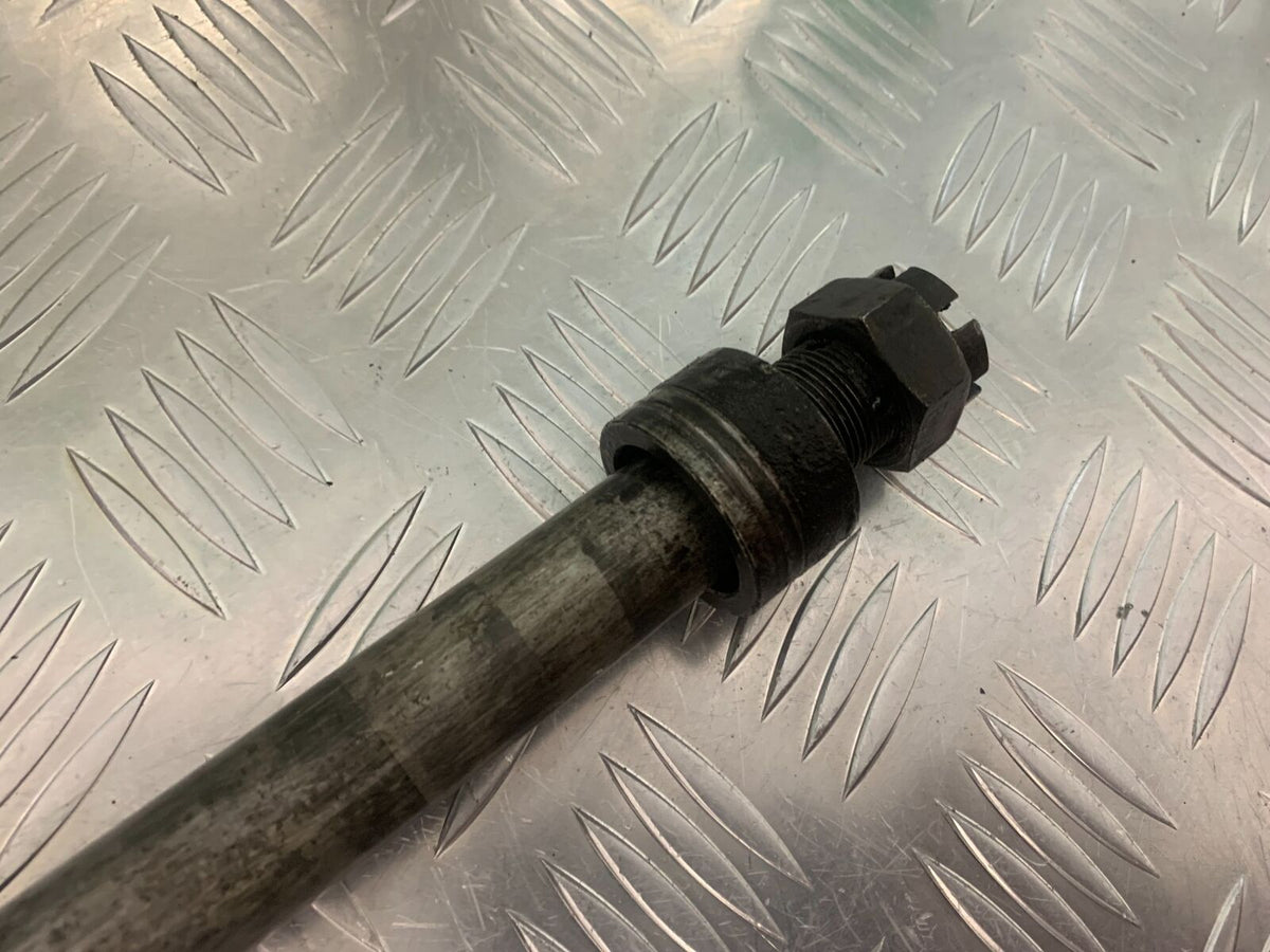 KAWASAKI ZX6R ZX6 J REAR WHEEL SPINDLE YEAR 2000 (STOCK 947)