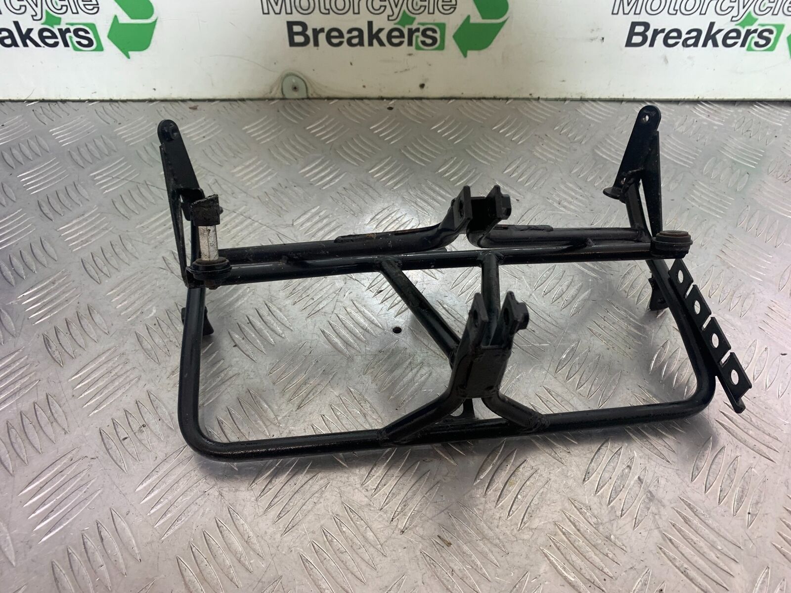 TRIUMPH 955i SPRINT ST FAIRING BRACKET   YEAR 1999-2004 (CMB1124)