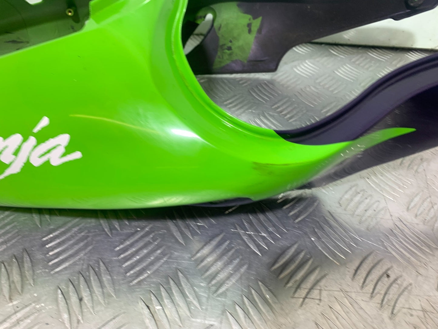 KAWASAKI ZX9R ZX9 E1 TAIL PIECE YEAR 2000-01 (CMB1171)