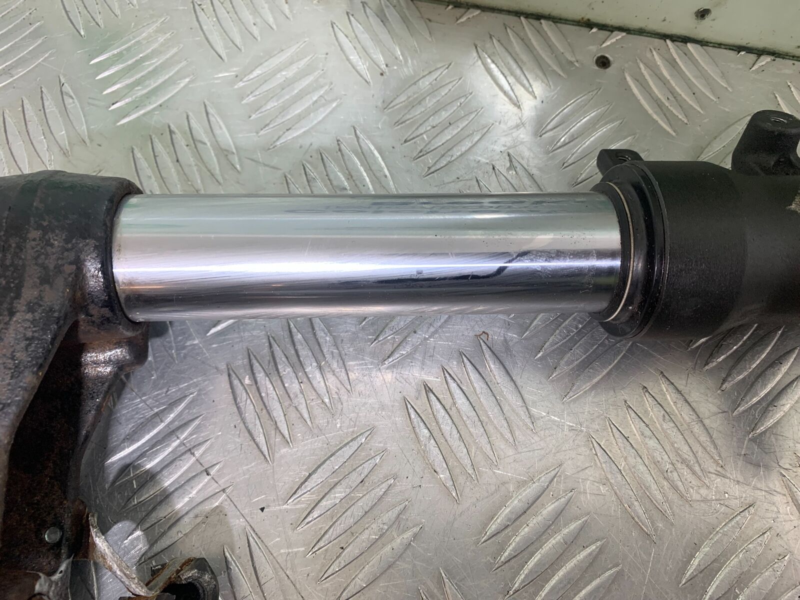SUZUKI AN400 AN 400 BURGMAN FORKS AND BOTTOM YOKE   YEAR 2017-2024 (CMB1118)