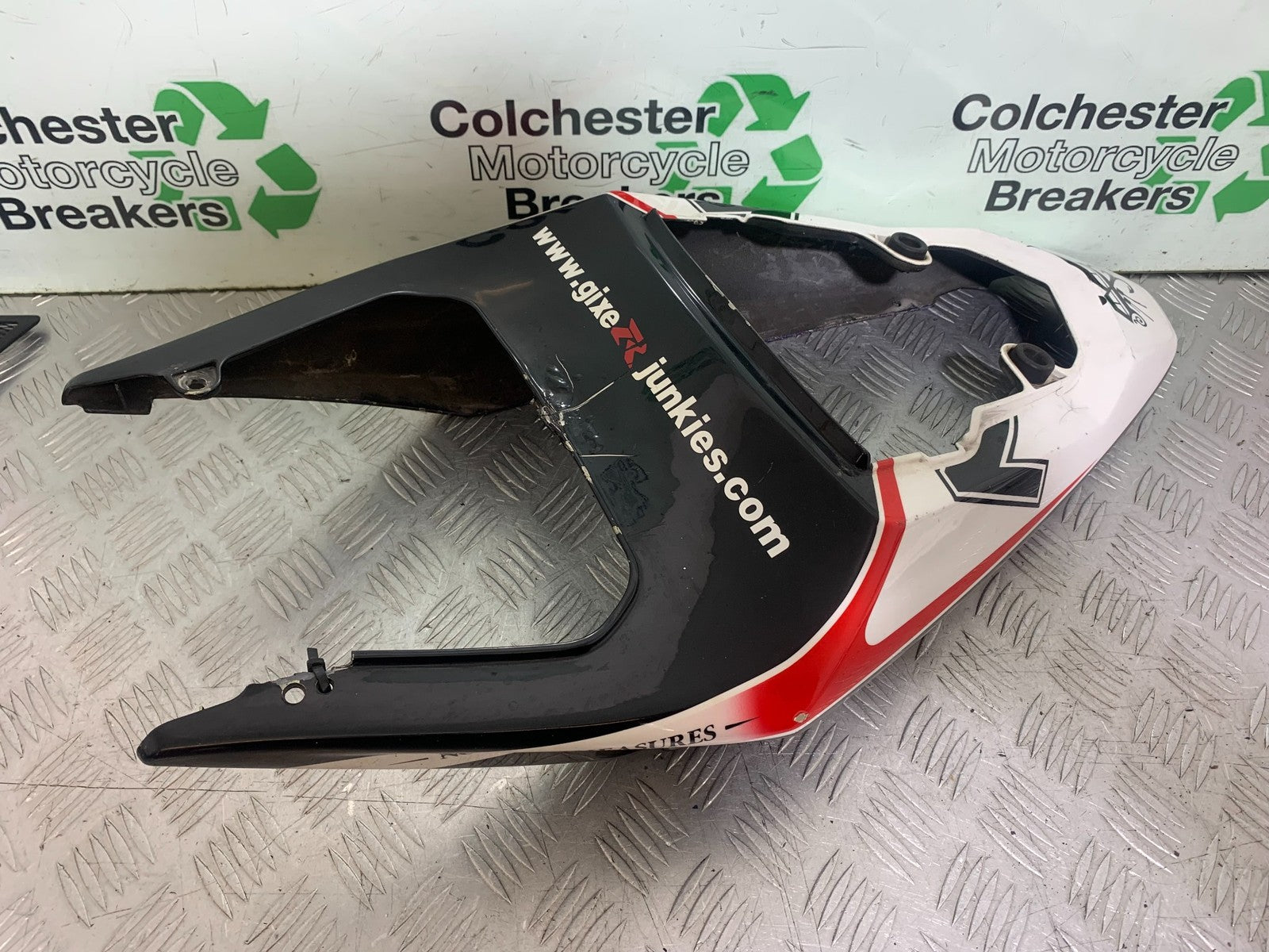 SUZUKI GSXR750 GSXR 750 K4 K5 TAIL PIECE SEAT UNIT 2004-2005 (CMB1319)