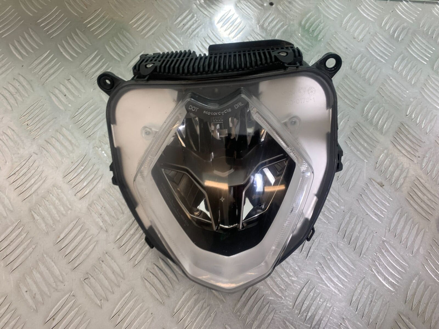 MV AGUSTA TURISMO VELOCE 800 HEADLIGHT  YEAR 2014-17 (CMB1051)