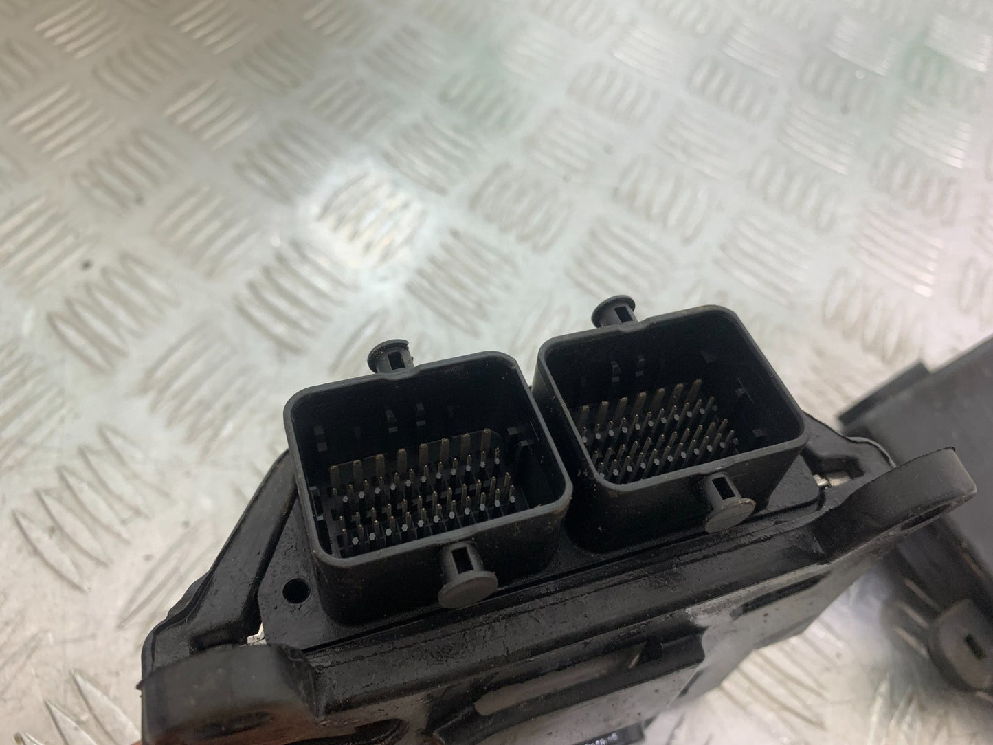 DUCATI 937 MONSTER ECU IGNITION (NO KEY)  YEAR 2021-2024 (CMB1270)
