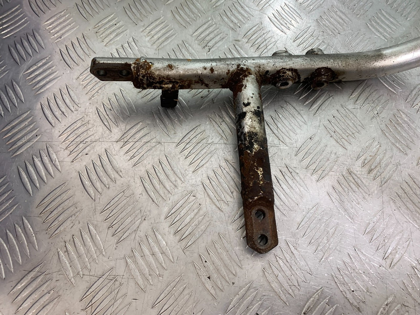 SUZUKI GSF1200 GSF 1200 BANDIT FRAME RAIL   YEAR 2001-2004 (CMB1188)