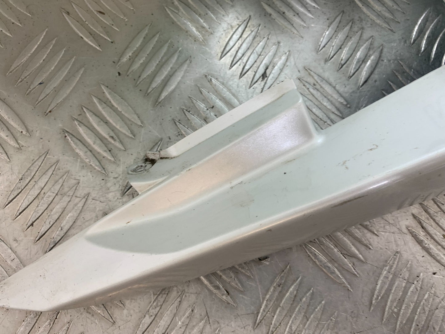YAMAHA YS125 YS 125 RIGHT TAIL PIECE   YEAR 2017-2021 (CMB1321)