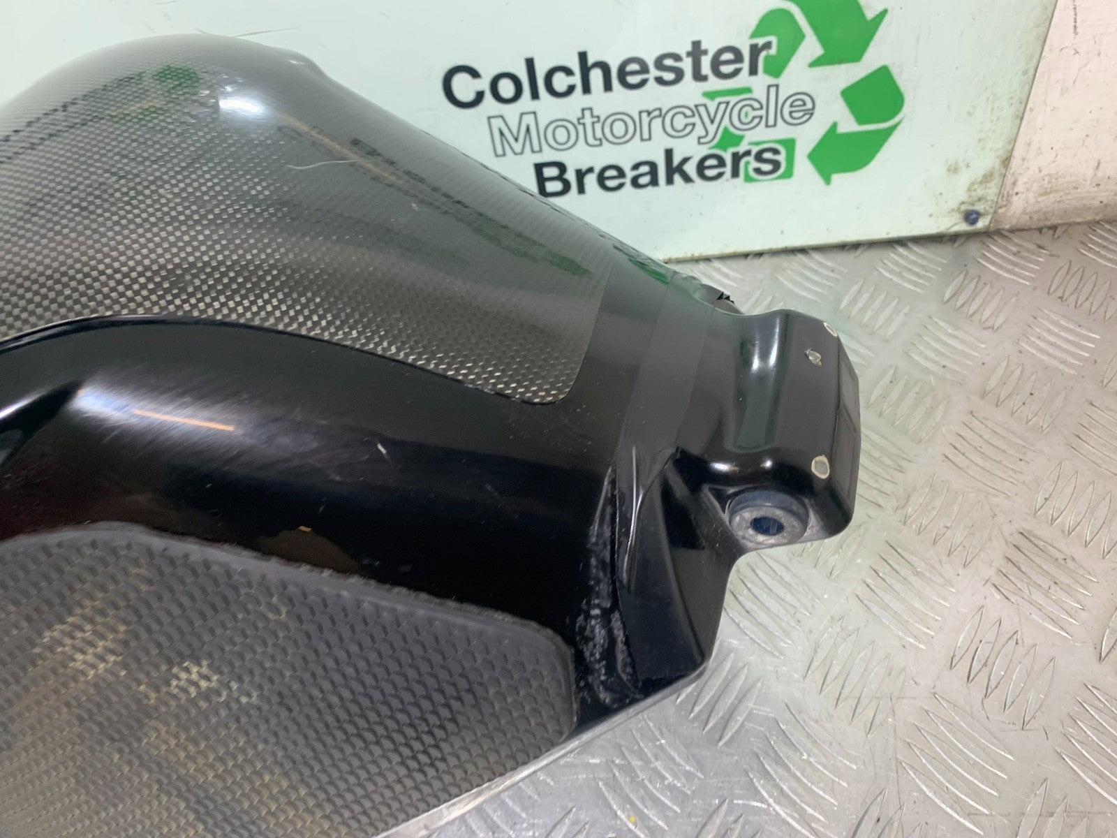 TRIUMPH 1050 SPEED TRIPLE PETROL TANK YEAR 2005-2007 (CMB1322)