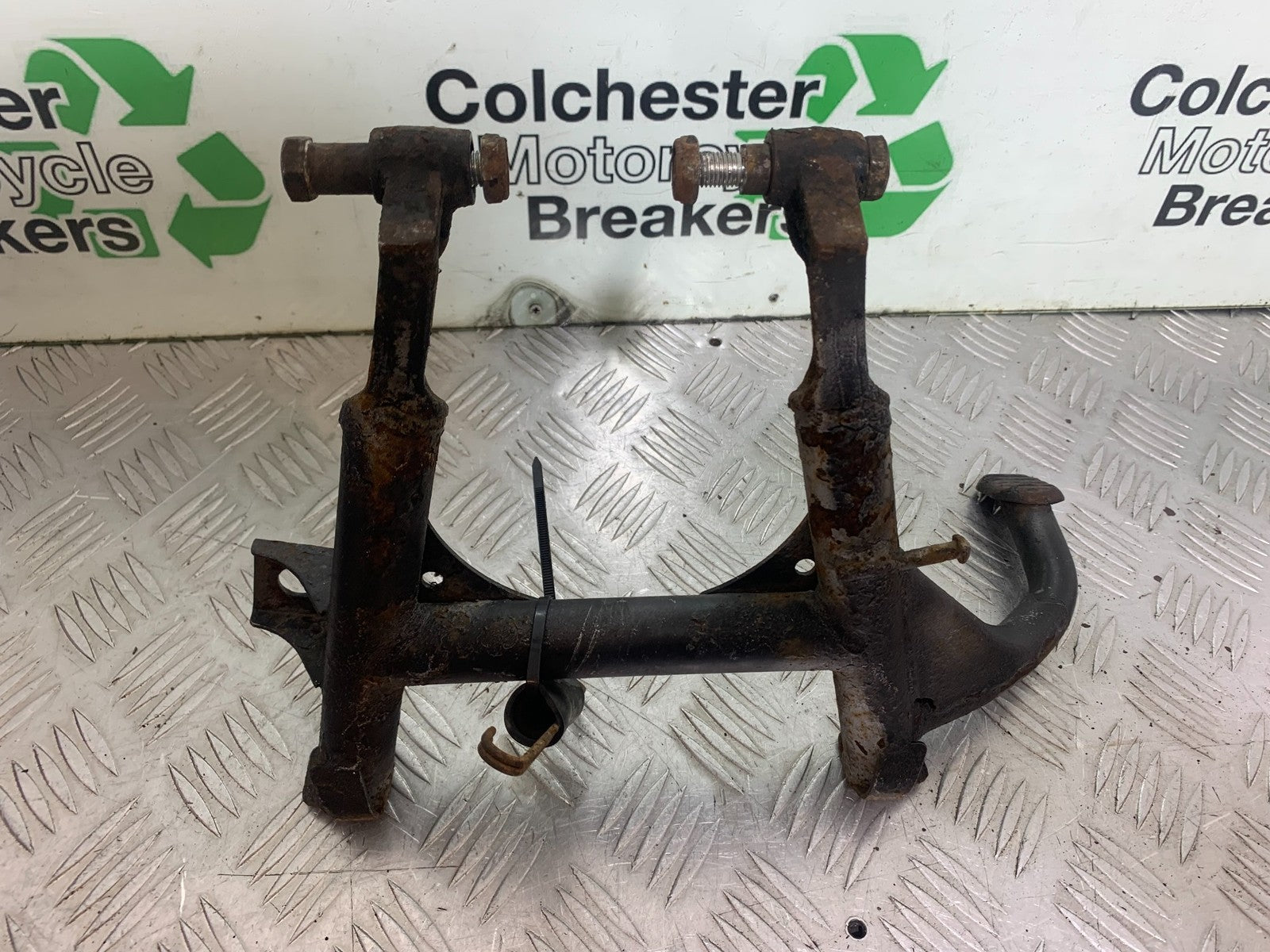 KAWASAKI GTR1400 GTR 1400 CENTER STAND  YEAR 2007-09(CMB1174)