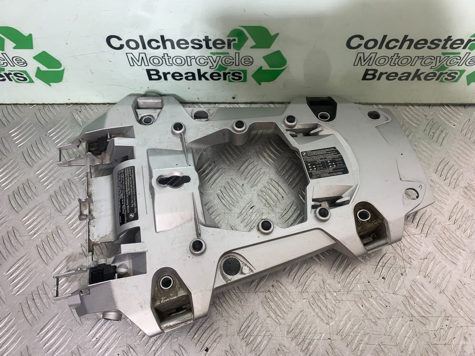 BMW R1200 R 1200 GS LOWER RACK MOUNTING PLATE  YEAR 2013-2016 (CMB1257)