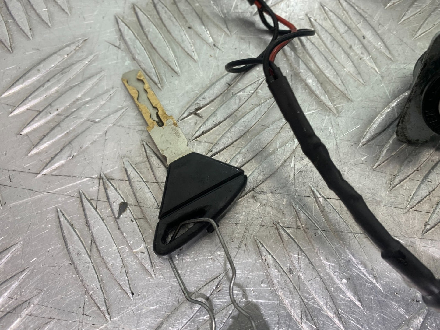 APRILIA TUONO 1000 V4 ECU LOCKS KEY  YEAR 2013-2014 (CMB1239)