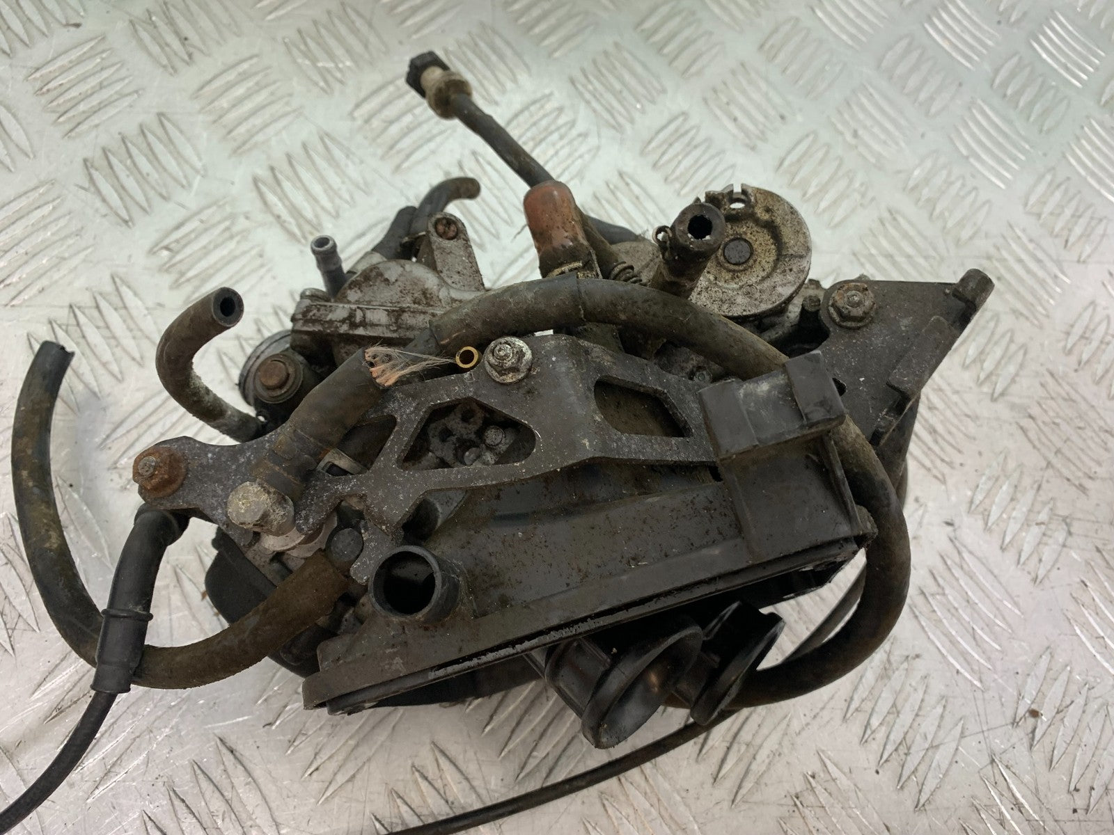 HONDA XL125 VARADERO CARBS   YEAR 2001-2006  (CMB1304)