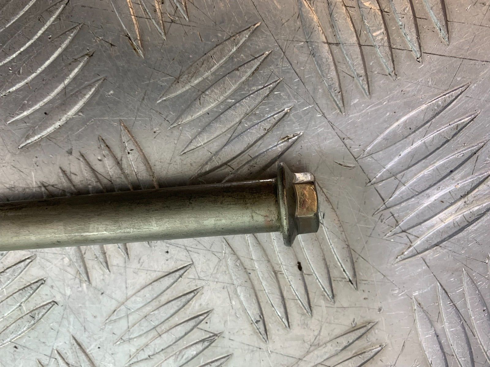 TRIUMPH TRIDENT 660 SWINGARM SPINDLE YEAR 2021-2024 (CMB1295)