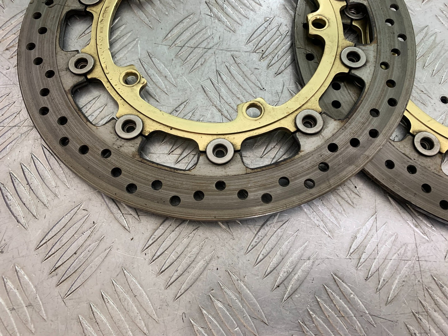TRIUMPH SPEED TRIPLE R 1050 FRONT BRAKE DISCS  2009 (CMB1183)
