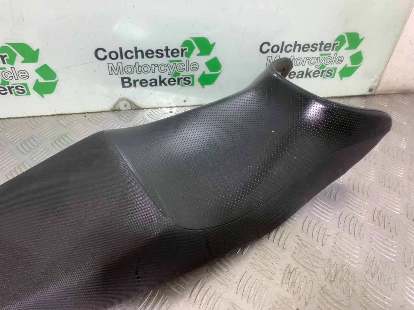 SUZUKI GS500 GS 500 SEAT   YEAR 2001-2008 (CMB1254)