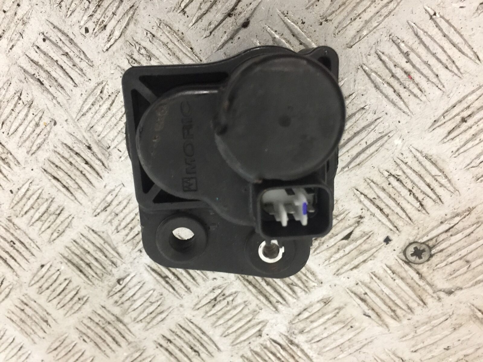 YAMAHA FZ1-N EXHAUST SERVO MOTOR    YEAR 2006-2012  (STOCK 787)