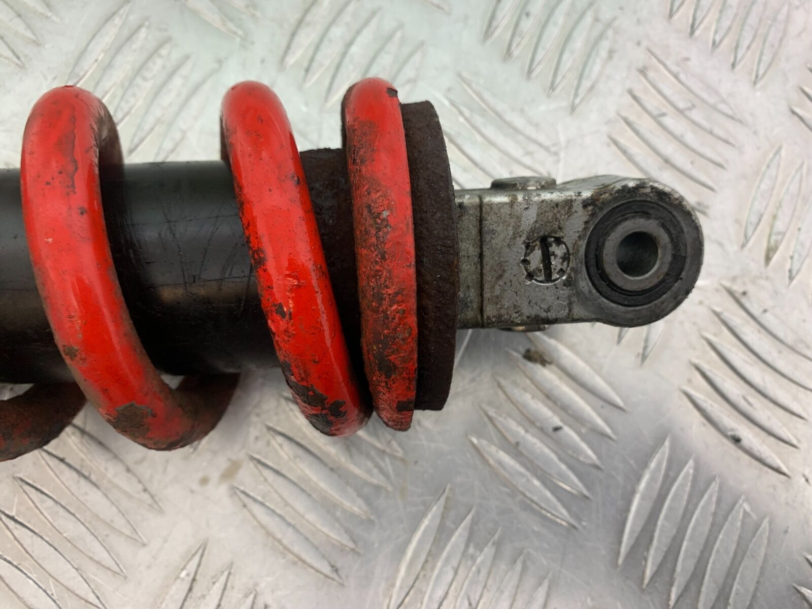HONDA CBR1100 BLACKBIRD REAR SHOCK YEAR 1999-2005 (CMB1103)