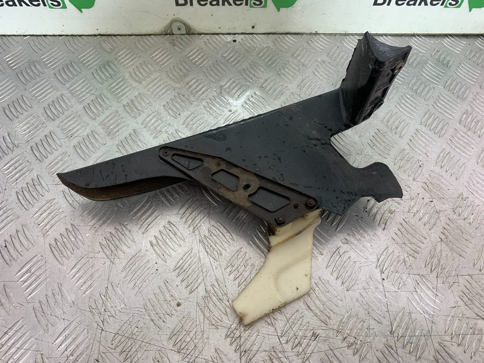 KAWASAKI KLR250 KLR 250 CHAIN GUARD YEAR 1984-2001 (CMB1225)