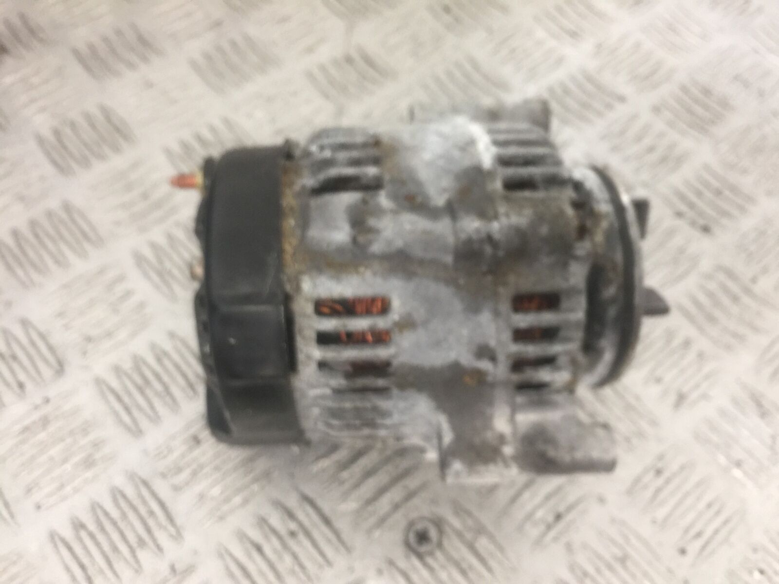 TRIUMPH 955i SPRINT ST ALTERNATOR   YEAR 1999-2004 (STOCK 868)