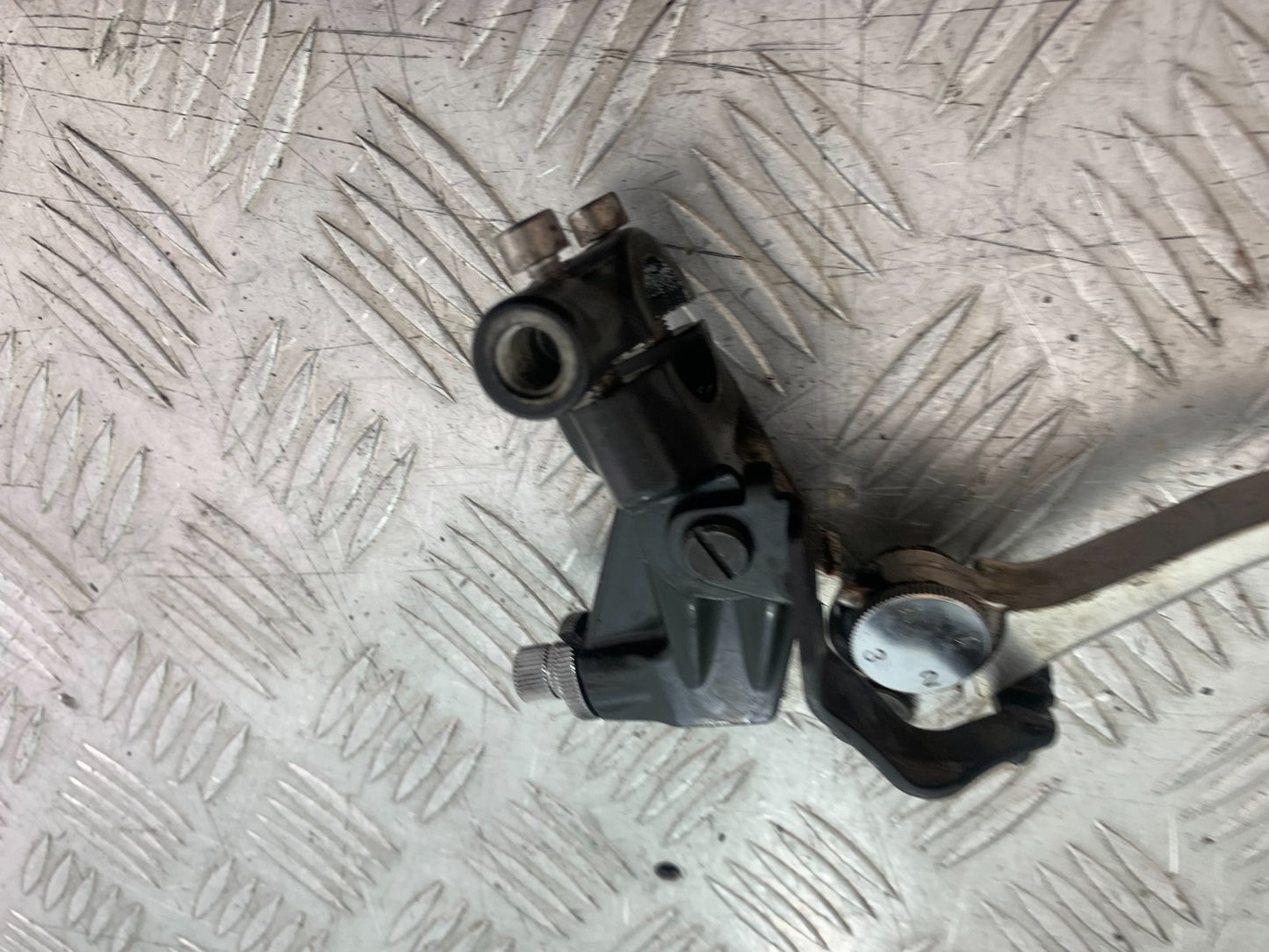 TRIUMPH TIGER 800 XRT CLUTCH LEVER AND BRACKET   2018-2020 (CMB1193)