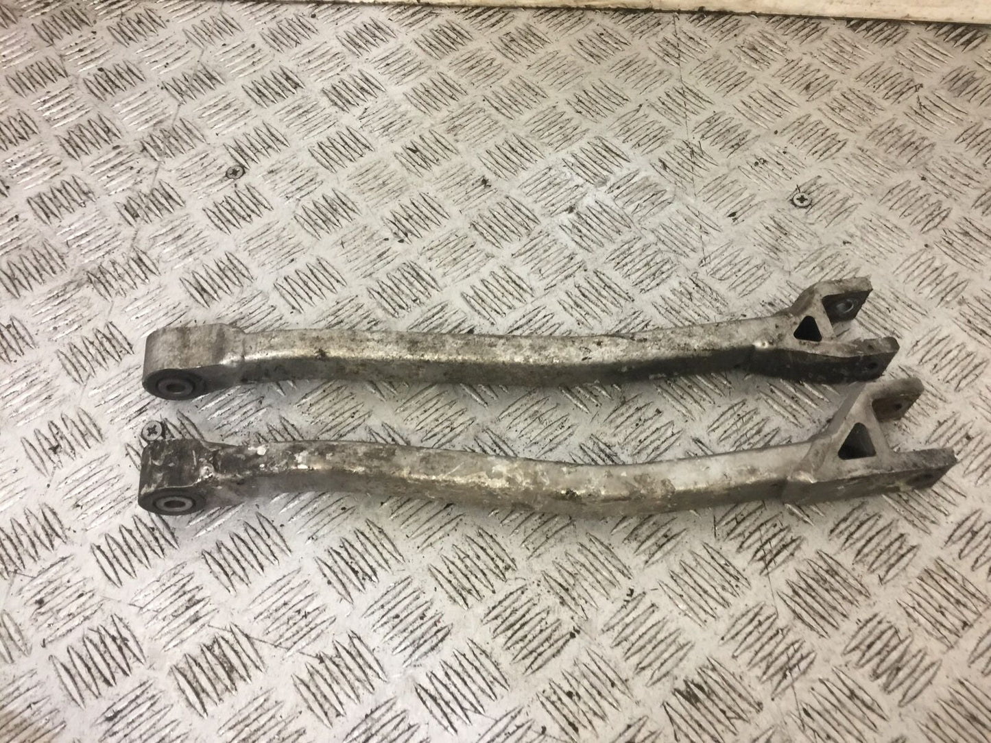 KAWASAKI GTR1400 GTR 1400 BRAKE ARMS  YEAR 2010 (STOCK 716)