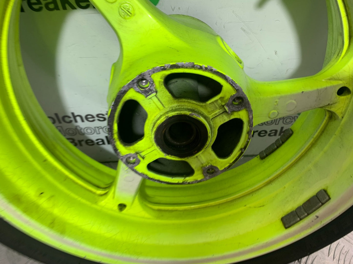 HONDA CBR1000 rr FIREBLADE REAR WHEEL YEAR 2006 (CMB1220)
